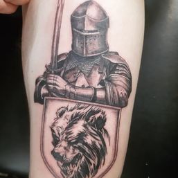 Ridder wapenschild tattoo