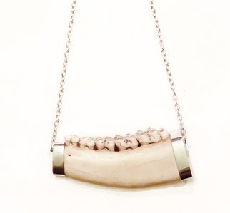 Teeth necklace in silver