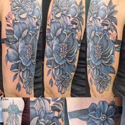 blauwe bloemen coverup